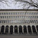 La BNS tend depuis l'an dernier à céder ses devises étrangères de manière à renforcer le franc et contrer ainsi les pressions inflationnistes importées, après avoir pendant des années cherché à limiter l'appréciation de la monnaie nationale pour n...